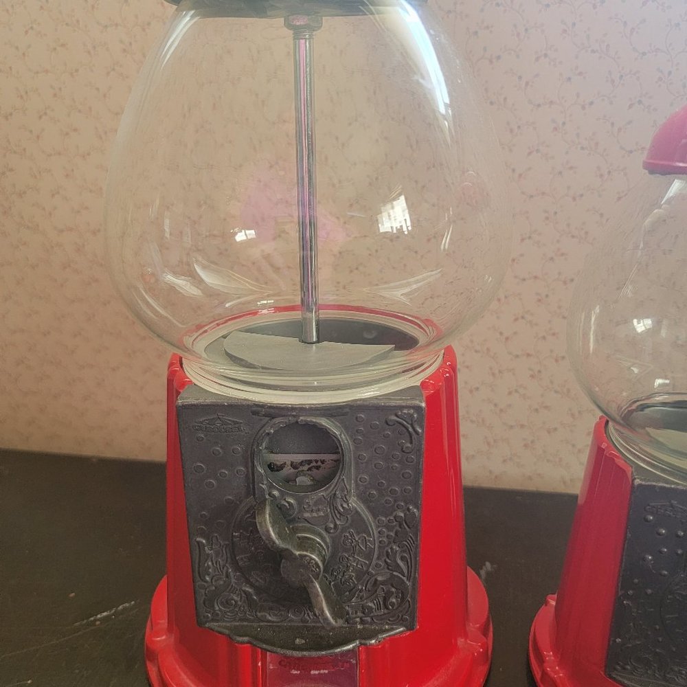 2 candy Dispensers
